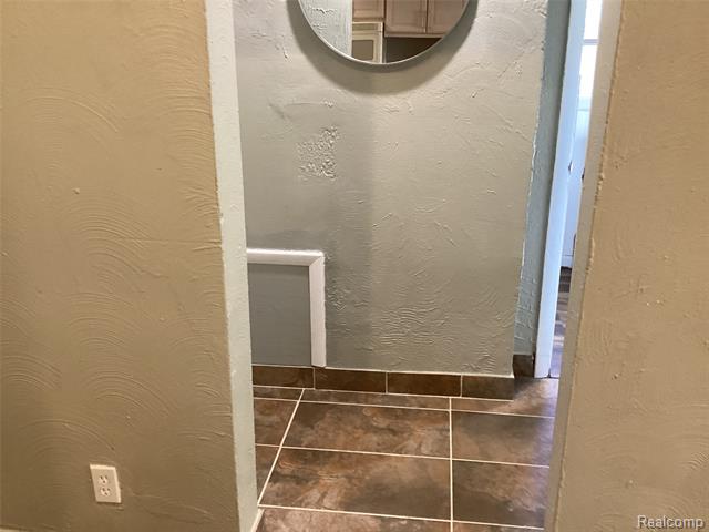 Builiding view six for 559 Arthur, Pontiac, MI. 48341