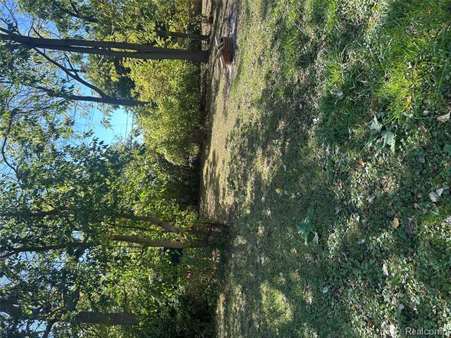 Builiding view ten for 559 Arthur, Pontiac, MI. 48341