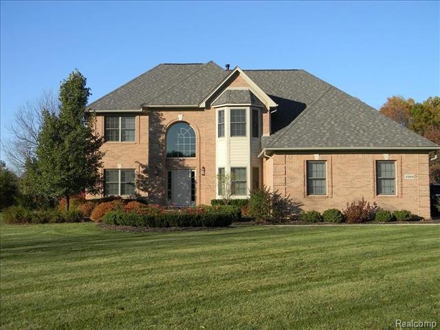 front view for 2368 Tanbark, Milford, Mi. 48380