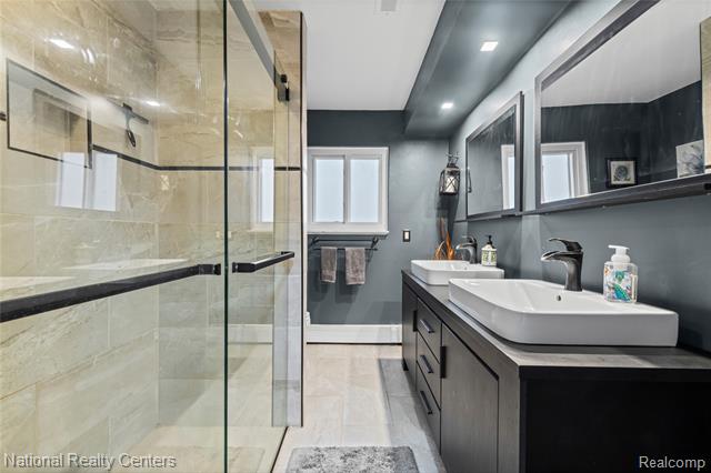 Builiding view fifteen for 1481 Lochaven, Waterford, MI. 48327