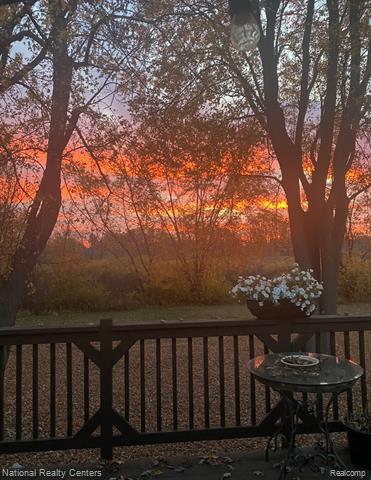 Builiding view forty four for 1481 Lochaven, Waterford, MI. 48327