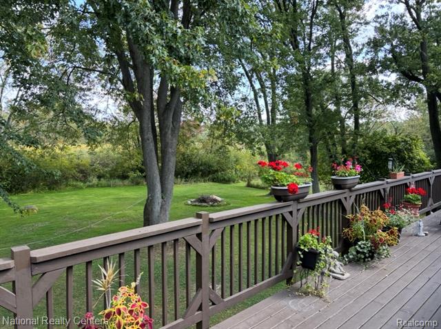 Builiding view forty three for 1481 Lochaven, Waterford, MI. 48327