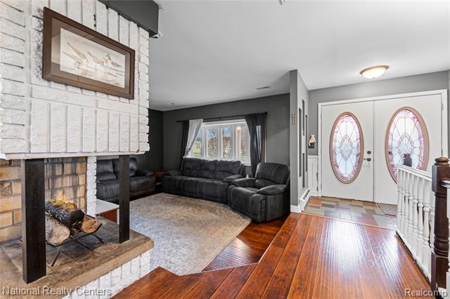 Builiding view four for 1481 Lochaven, Waterford, MI. 48327