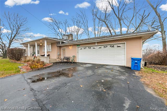 Builiding view one for 1481 Lochaven, Waterford, MI. 48327