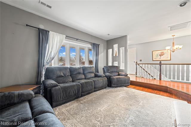 Builiding view six for 1481 Lochaven, Waterford, MI. 48327