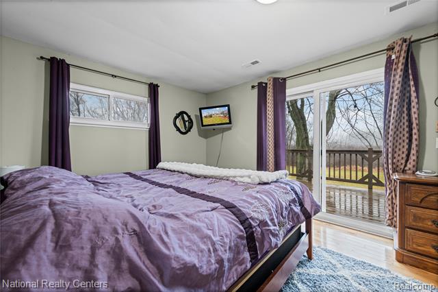 Builiding view thirteen for 1481 Lochaven, Waterford, MI. 48327