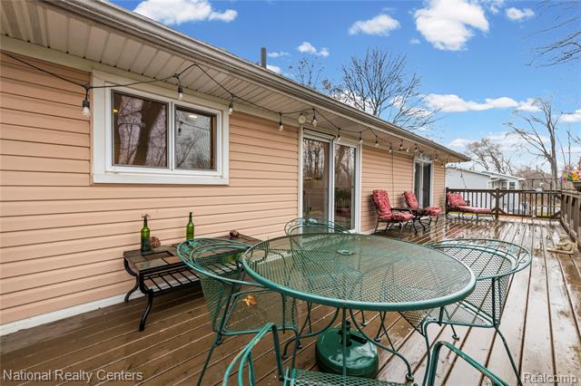 Builiding view twenty nine for 1481 Lochaven, Waterford, MI. 48327