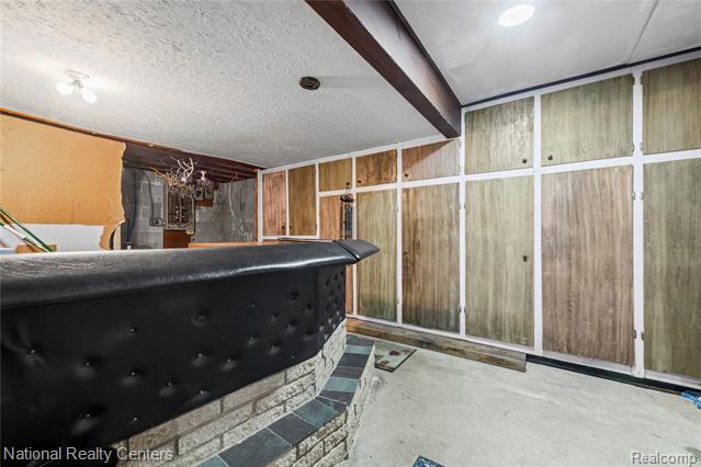 Builiding view twenty one for 1481 Lochaven, Waterford, MI. 48327