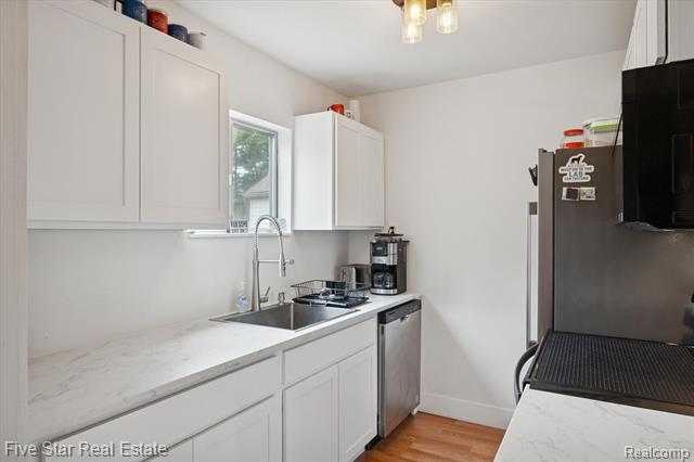 Builiding view eight for 9548 Round Lake, White Lake, MI. 48386