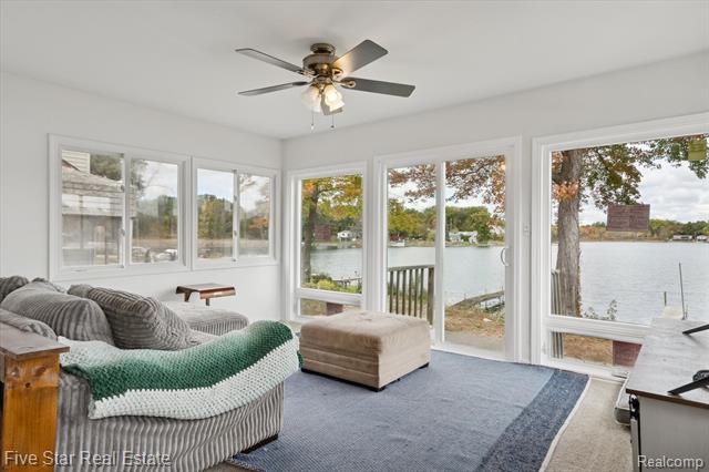 Builiding view eighteen for 9548 Round Lake, White Lake, MI. 48386