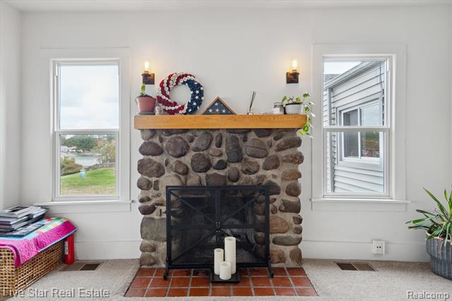 Builiding view seventeen for 9548 Round Lake, White Lake, MI. 48386