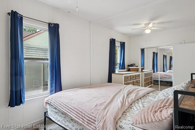 Builiding view twenty eight for 9548 Round Lake, White Lake, MI. 48386