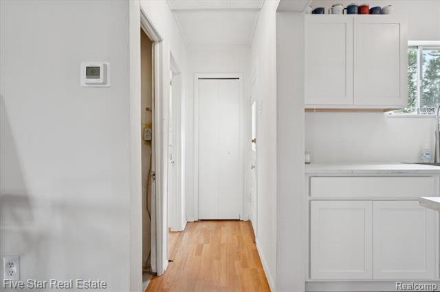 Builiding view twenty four for 9548 Round Lake, White Lake, MI. 48386