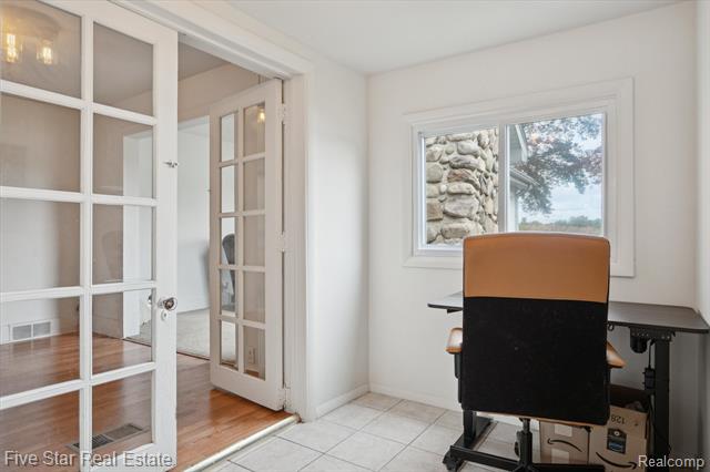 Builiding view twenty two for 9548 Round Lake, White Lake, MI. 48386