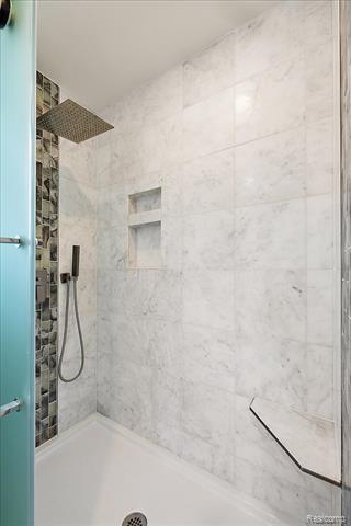 Builiding view twenty for 9492 Round Lake, White Lake, MI. 48386