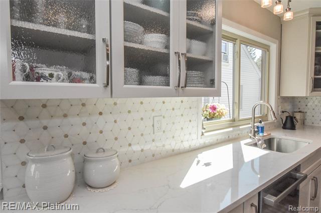 Builiding view eight for 8426 Cooley Beach, White Lake, MI. 48386