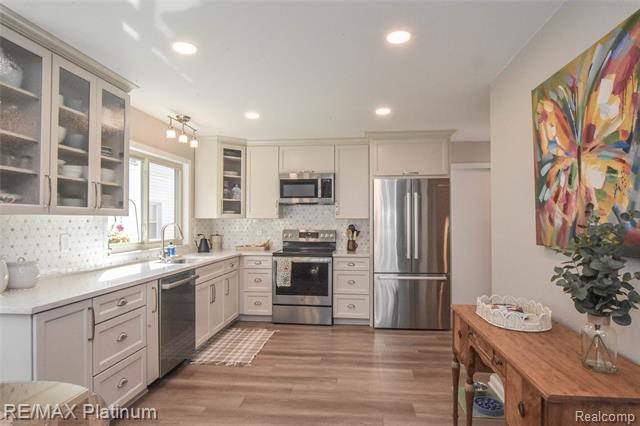 Builiding view eleven for 8426 Cooley Beach, White Lake, MI. 48386