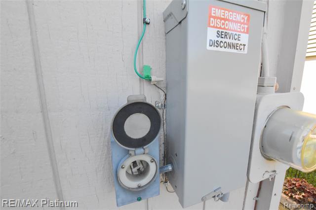 Builiding view fifty eight for 8426 Cooley Beach, White Lake, MI. 48386