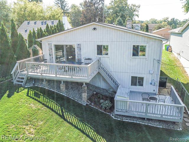 Builiding view forty seven for 8426 Cooley Beach, White Lake, MI. 48386