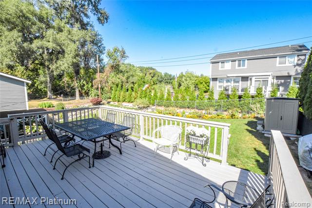 Builiding view forty six for 8426 Cooley Beach, White Lake, MI. 48386