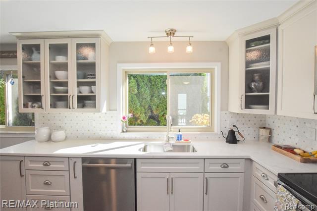 Builiding view six for 8426 Cooley Beach, White Lake, MI. 48386