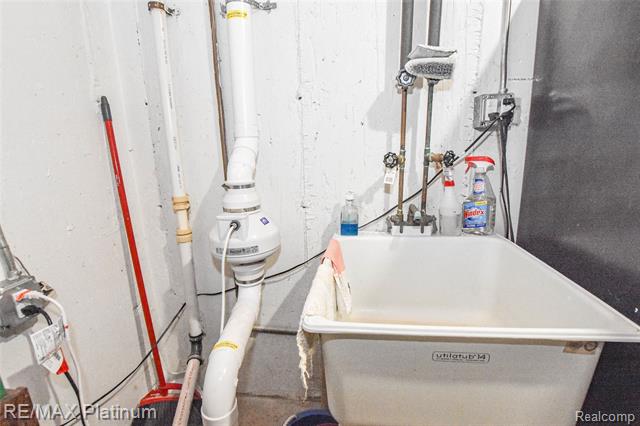 Builiding view sixty for 8426 Cooley Beach, White Lake, MI. 48386