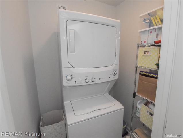 Builiding view thirty four for 8426 Cooley Beach, White Lake, MI. 48386