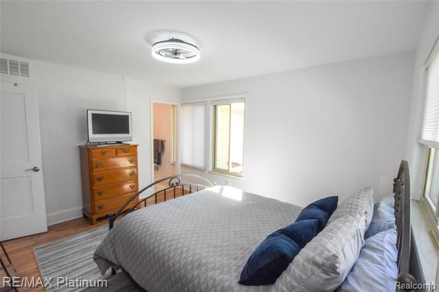 Builiding view twenty two for 8426 Cooley Beach, White Lake, MI. 48386