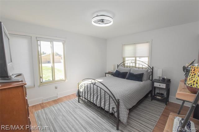 Builiding view twenty for 8426 Cooley Beach, White Lake, MI. 48386