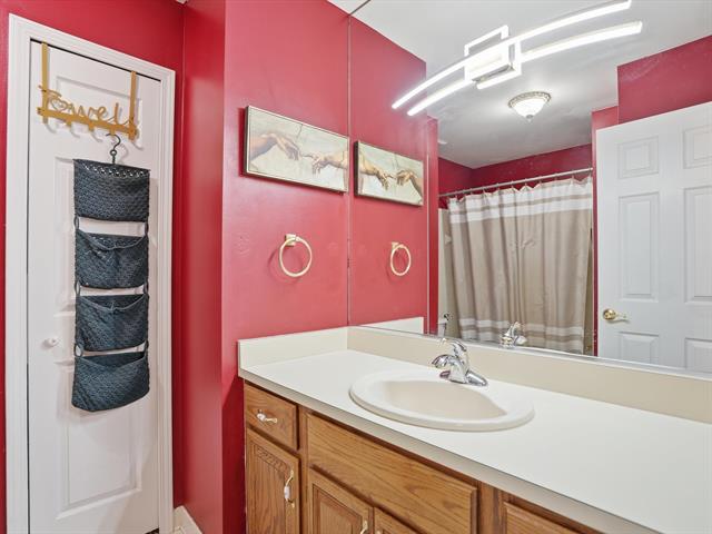 Builiding view fifteen for 7652 Woodview, Waterford, MI. 48327