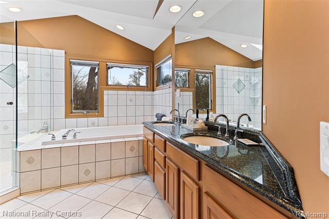 Builiding view forty five for 1100 Clearwater, White Lake, MI. 48386