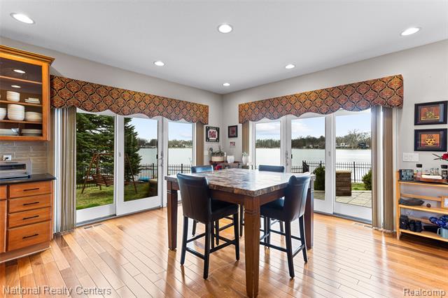 Builiding view nineteen for 1100 Clearwater, White Lake, MI. 48386