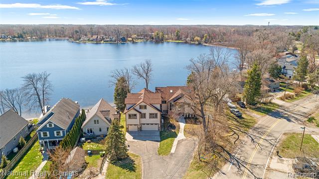 Builiding view ninety six for 1100 Clearwater, White Lake, MI. 48386