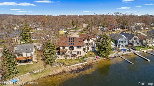Builiding view seven for 1100 Clearwater, White Lake, MI. 48386