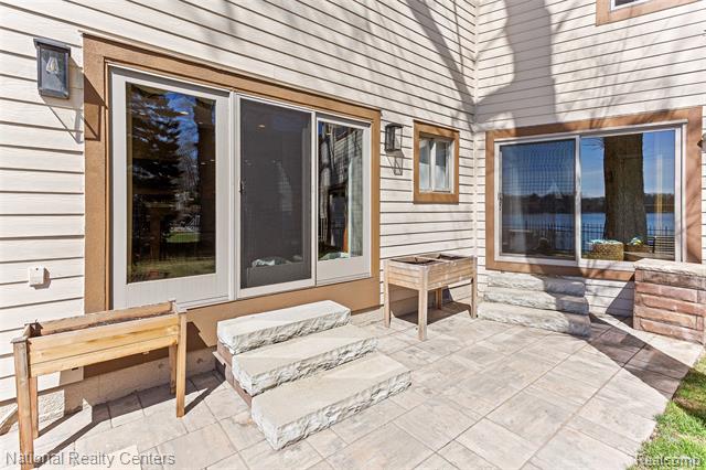 Builiding view seventy eight for 1100 Clearwater, White Lake, MI. 48386