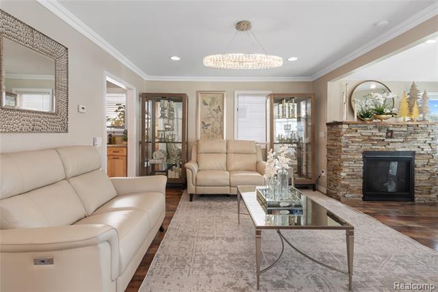 Builiding view eight for 1921 Lakeview, Highland, MI. 48357