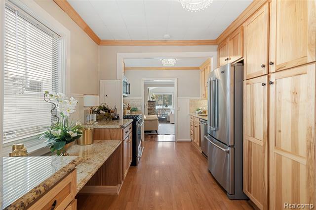 Builiding view eleven for 1921 Lakeview, Highland, MI. 48357