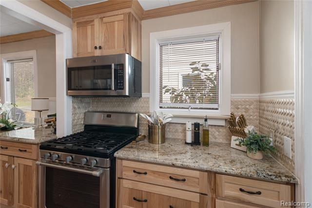 Builiding view fourteen for 1921 Lakeview, Highland, MI. 48357