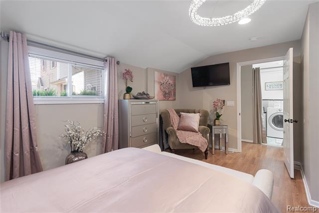 Builiding view seventeen for 1921 Lakeview, Highland, MI. 48357