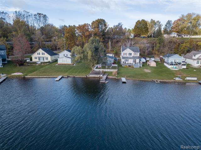 Builiding view thirty two for 1921 Lakeview, Highland, MI. 48357