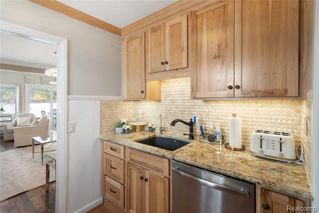 Builiding view twelve for 1921 Lakeview, Highland, MI. 48357