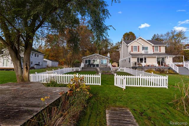 Builiding view twenty eight for 1921 Lakeview, Highland, MI. 48357