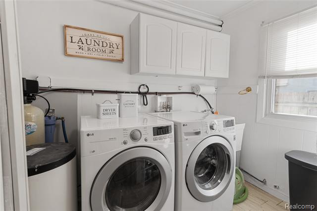 Builiding view twenty for 1921 Lakeview, Highland, MI. 48357