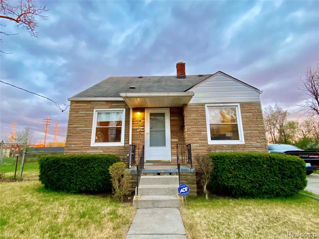 front view for 183 Crystal Lake Dr, Pontiac, Mi. 48341
