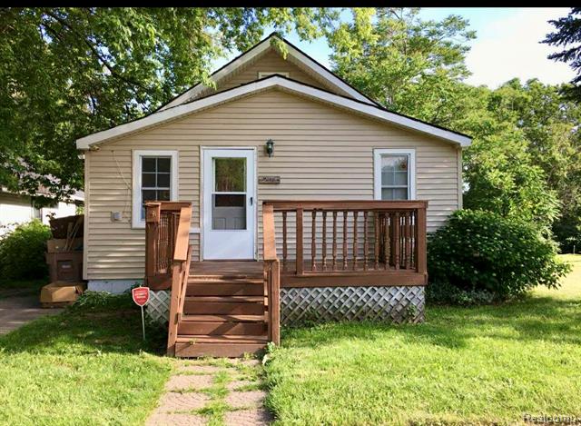 Builiding view one for 205 Hughes, Pontiac, MI. 48341