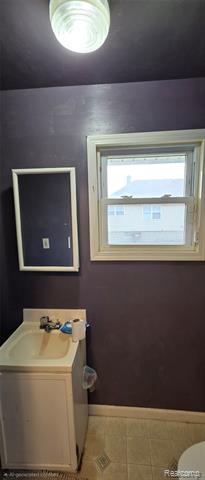 Builiding view seventeen for 205 Hughes, Pontiac, MI. 48341