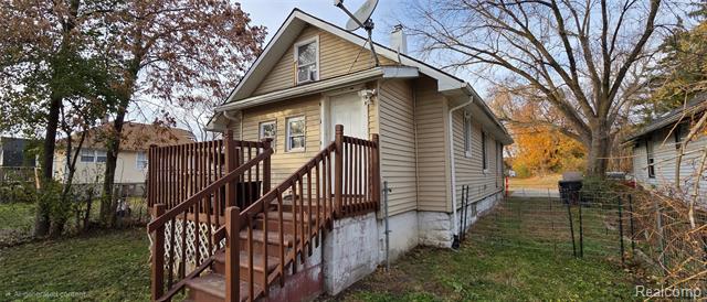 Builiding view twenty eight for 205 Hughes, Pontiac, MI. 48341