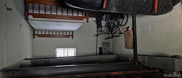 Builiding view twenty four for 205 Hughes, Pontiac, MI. 48341