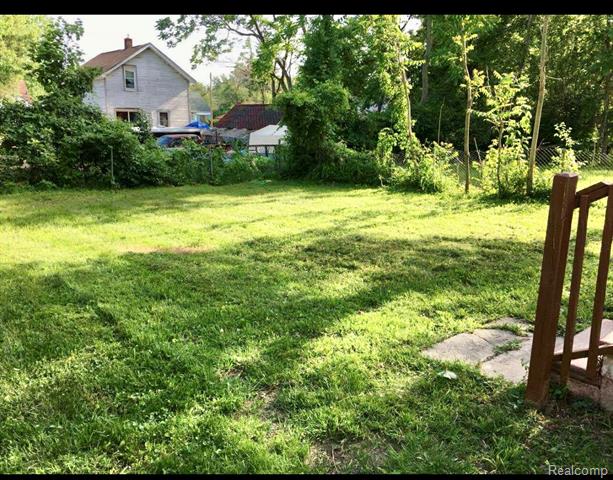 Builiding view twenty seven for 205 Hughes, Pontiac, MI. 48341