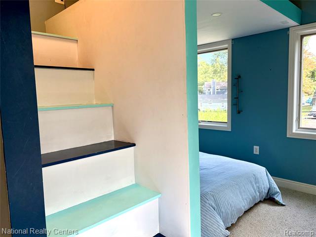 Builiding view sixty one for 8871 Lakeview, White Lake, MI. 48386